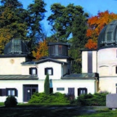 SLOVENSKÁ ÚSTREDNÁ HVEZDÁREŇ HURBANOVO: Slovenská ústredná hvezdáreň Hurbanovo - historická budova