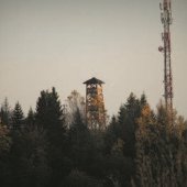 OBEC NOVOŤ: Modlov vrch a vyhliadková veža s náučným chodníkom
