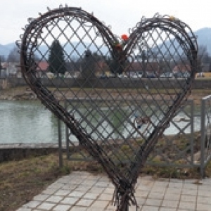 MESTO HUMENNÉ: Valaškovský most s kovovým srdcom