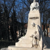 MESTO ROŽŇAVA: Pomník Františky Andrássyovej